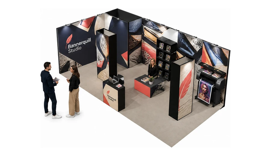 Stoisko 8 × 4 m narożne lewe dla branży reklama i druk, przykładowa marka Bannerquill Studio