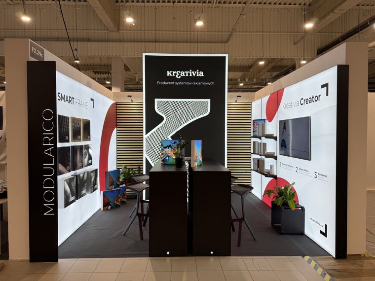 Stoisko Kreativia z lamelami i podświetlaną ścianą Kreativia Creator