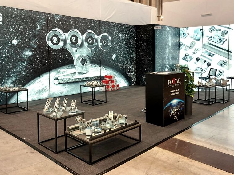 Ściany PSG Global Hardware z grafiką kosmiczną