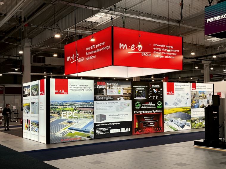 Stoisko MEB Group 10 × 10 m z podwieszoną koroną