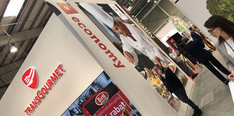 Lada Transgourmet Selgros z grafiką produktową
