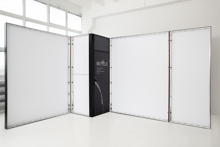 Ściana M100 z zapleczem złożona w studio